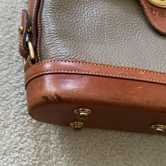 Dooney&Bourke Vintage cross body bag in good use condition, gold hardware - Picture 3 of 11